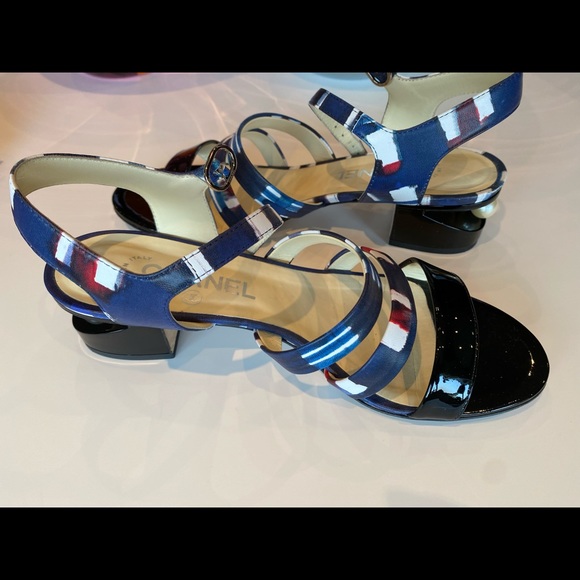 CHANEL SANDALS - Picture 7 of 15